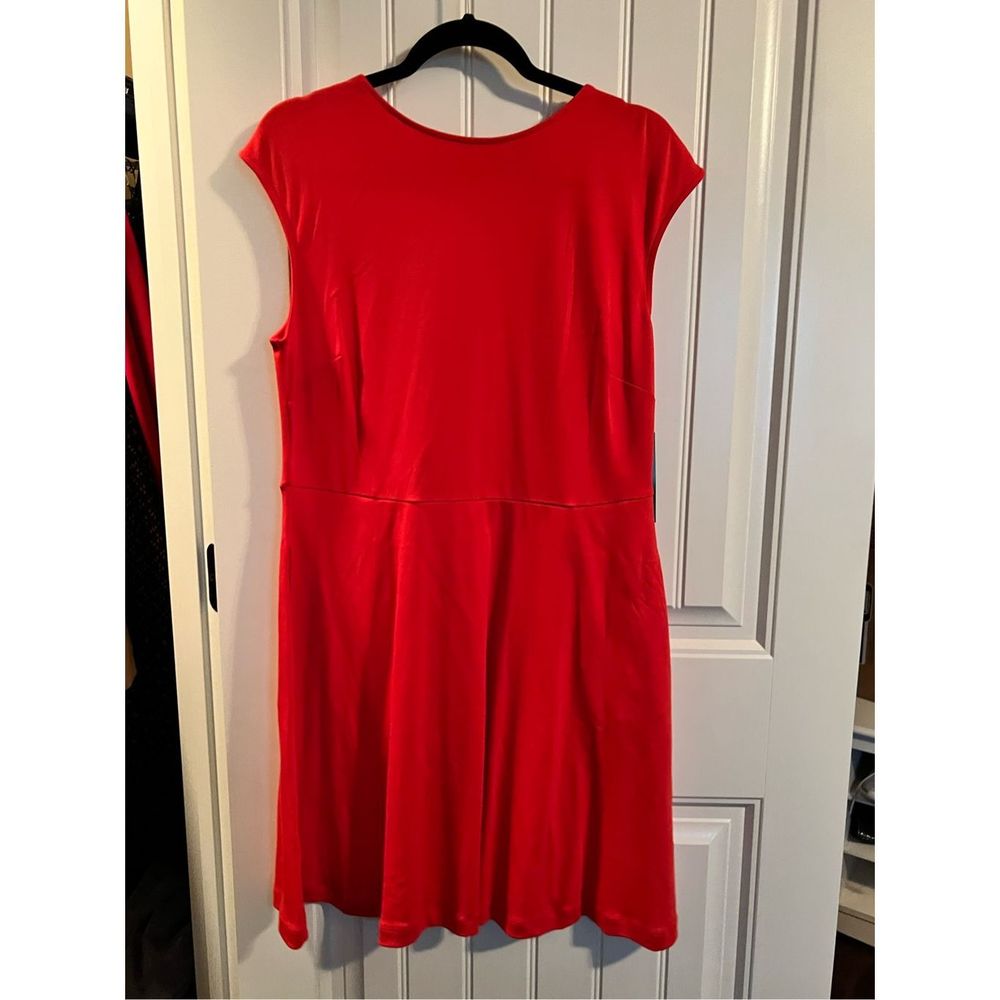 NWT NY&C mini dress with adorable back buttons and pockets